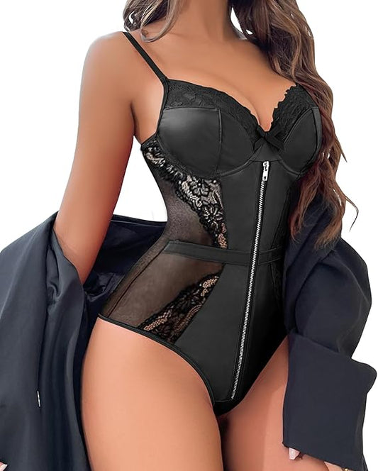 Zwarte kinky PU body met kant en ritsdetail – Velvet Heat – sexy & erotisch | Dare to Undress