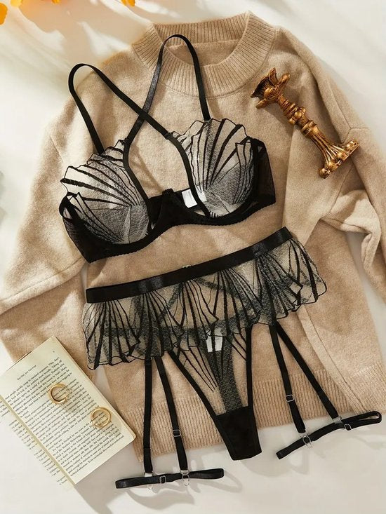 Elegant Grace – Luxuriöses Spitzen-Dessous-Set mit raffinierten Details | Sexy &amp; Erotisch