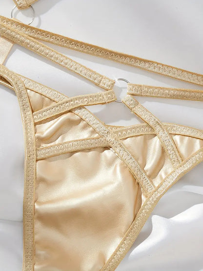 Luxe gouden lingerieset met jarretels – Golden Goddess – sexy & verleidelijk | Dare to Undress