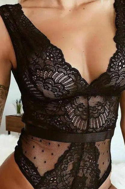 Elegante kanten body met V-hals en mesh – Lace Whisper – stijlvol & verleidelijk | Dare to Undress